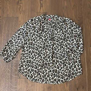 Vince Camuto leopard print v-neck blouse